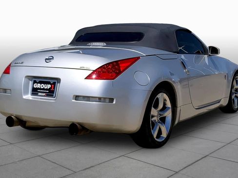 Used 2006 Nissan 350Z Touring image 10