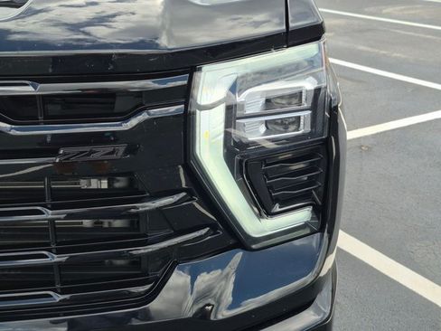 Used 2025 Chevrolet Silverado 2500 LT w/ Trail Boss Package AWD/4WD image 9