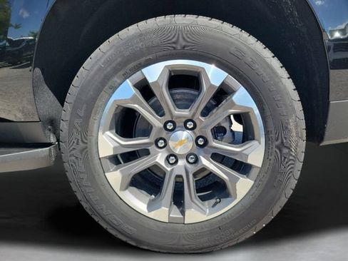 New 2026 Chevrolet Suburban LT w/ Comfort Package RWD image 39