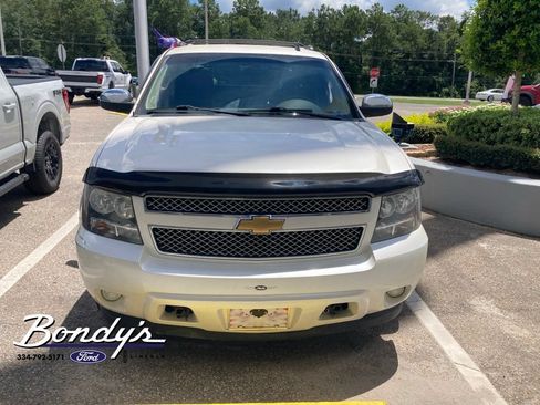 Used 2013 Chevrolet Avalanche LTZ AWD/4WD image 2