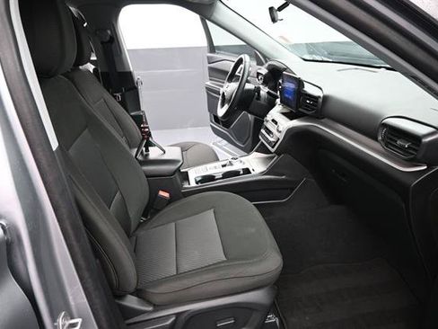 Certified 2024 Ford Explorer XLT RWD image 20