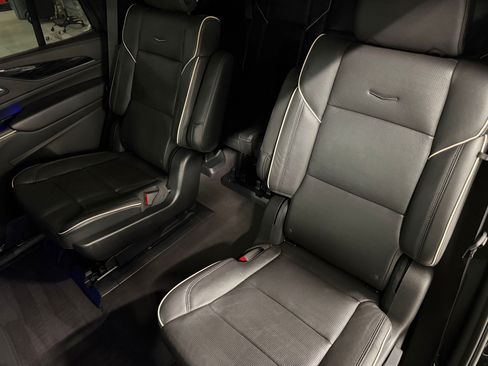 Used 2023 Cadillac Escalade Sport AWD/4WD image 37