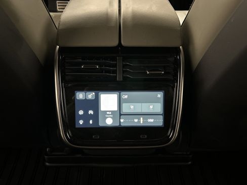 Used 2023 Rivian R1S Adventure AWD/4WD image 30