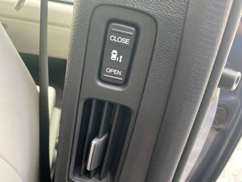 Used 2025 Honda Odyssey EX-L image 40