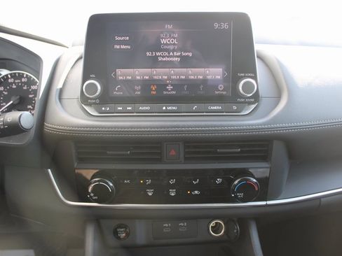 Used 2024 Nissan Rogue S image 16