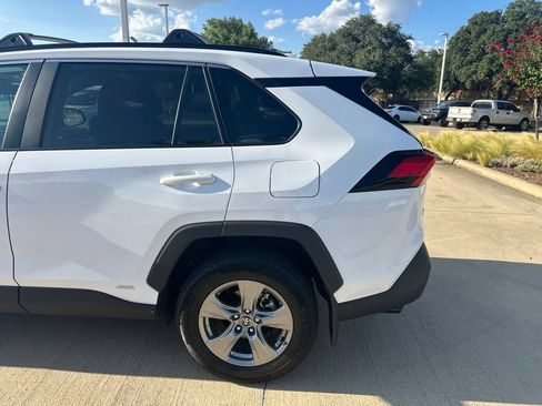 Used 2025 Toyota RAV4 XLE w/ Weather Package AWD/4WD image 8