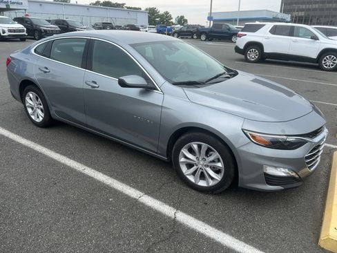 Used 2025 Chevrolet Malibu LT FWD image 4