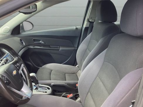 Used 2013 Chevrolet Cruze LT image 9