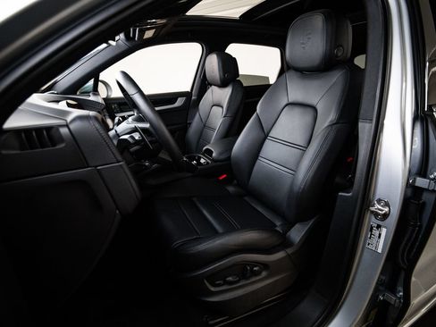 Used 2026 Porsche Cayenne S AWD/4WD image 5