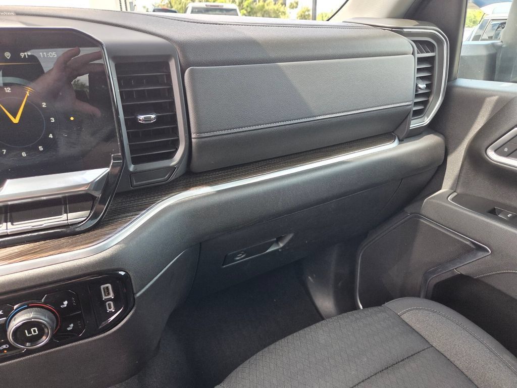 Used 2025 Chevrolet Silverado 2500 LT w/ Convenience Package AWD/4WD image 28