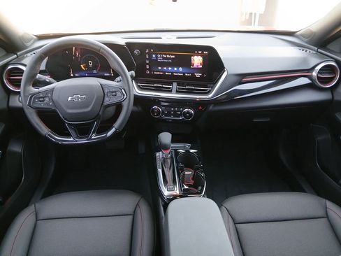 Used 2026 Chevrolet Trax RS w/ Sunroof Package FWD image 21