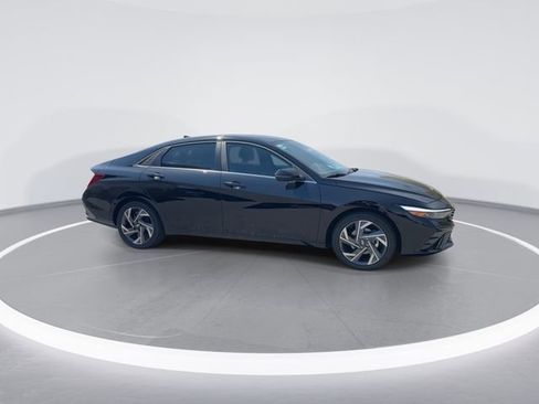 New 2026 Hyundai Elantra Limited FWD image 9