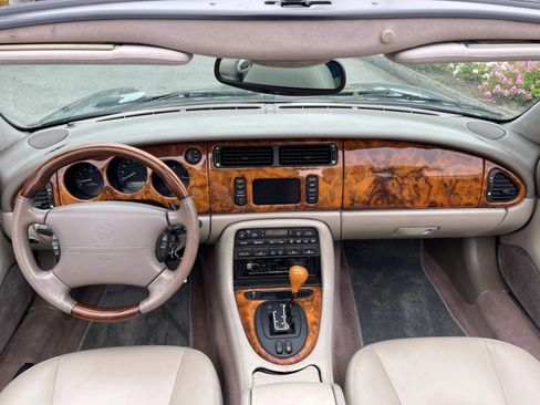 Used 2002 Jaguar XK8 Convertible RWD image 15