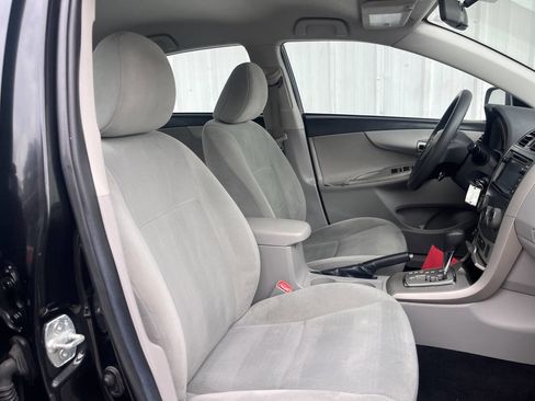 Used 2013 Toyota Corolla LE Special Edition image 17