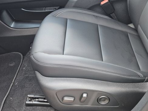 New 2027 Chevrolet Traverse LT w/ Midnight/Sport Edition FWD image 22