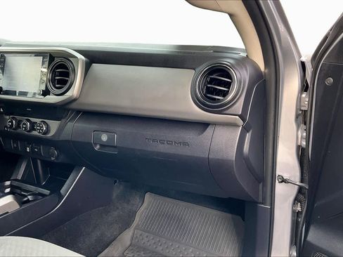 Certified 2020 Toyota Tacoma SR5 image 18