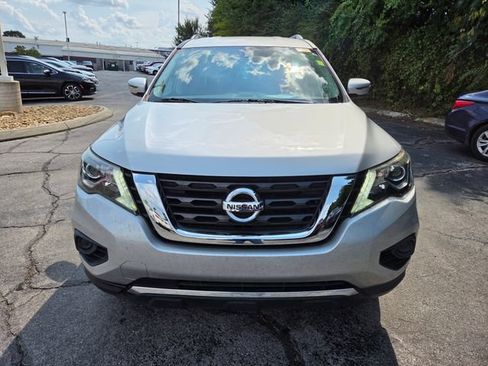 Used 2018 Nissan Pathfinder S FWD image 2