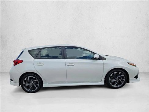 Used 2017 Toyota Corolla iM w/ All-Weather Mat Package FWD image 4