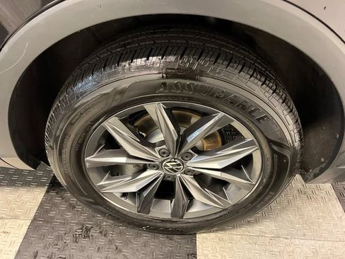 Certified 2023 Volkswagen Tiguan SE FWD image 15