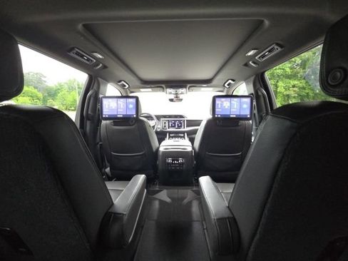 Used 2021 GMC Yukon XL Denali w/ Denali Premium Package AWD/4WD image 22