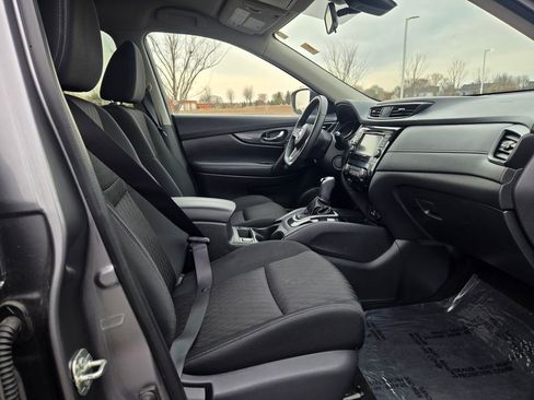 Used 2019 Nissan Rogue SV image 7