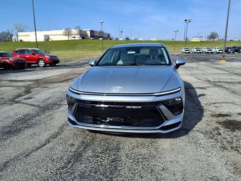 Used 2025 Hyundai Sonata SEL FWD image 39