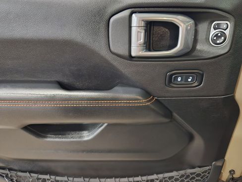 Used 2020 Jeep Gladiator Mojave AWD/4WD image 33