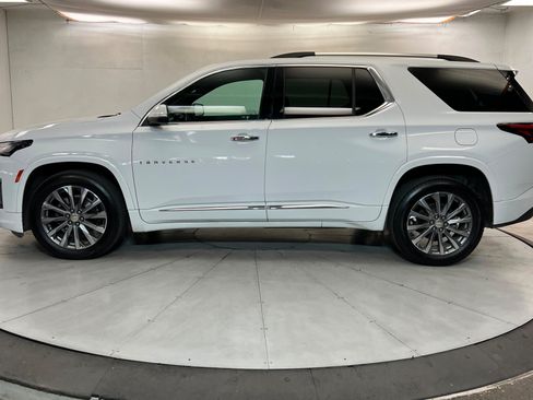 Used 2023 Chevrolet Traverse Premier AWD/4WD image 2
