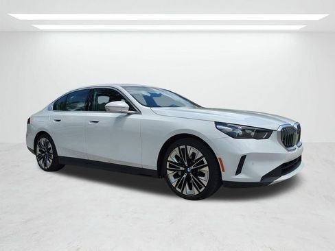 New 2026 BMW 530i w/ Premium Package RWD image 2