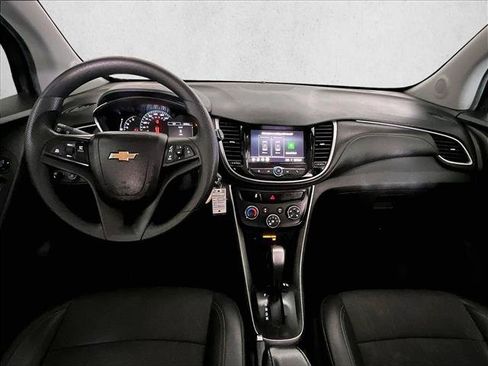 Used 2022 Chevrolet Trax LT AWD/4WD image 16