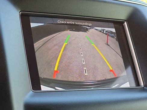 Used 2020 Jeep Grand Cherokee Laredo image 26