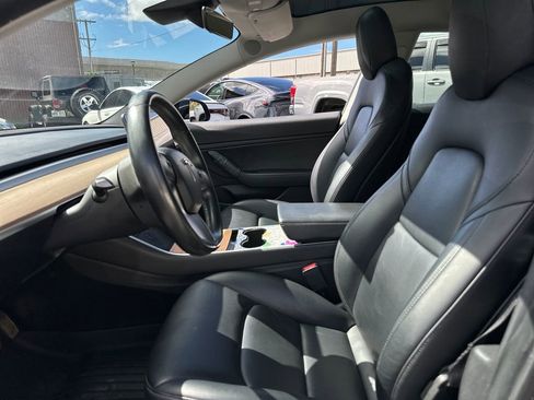 Used 2019 Tesla Model 3 image 12
