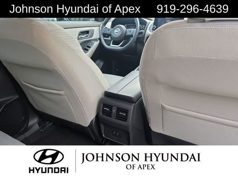 Used 2021 Nissan Rogue SV image 21