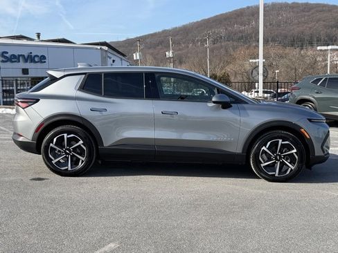 New 2026 Chevrolet Equinox EV LT image 14