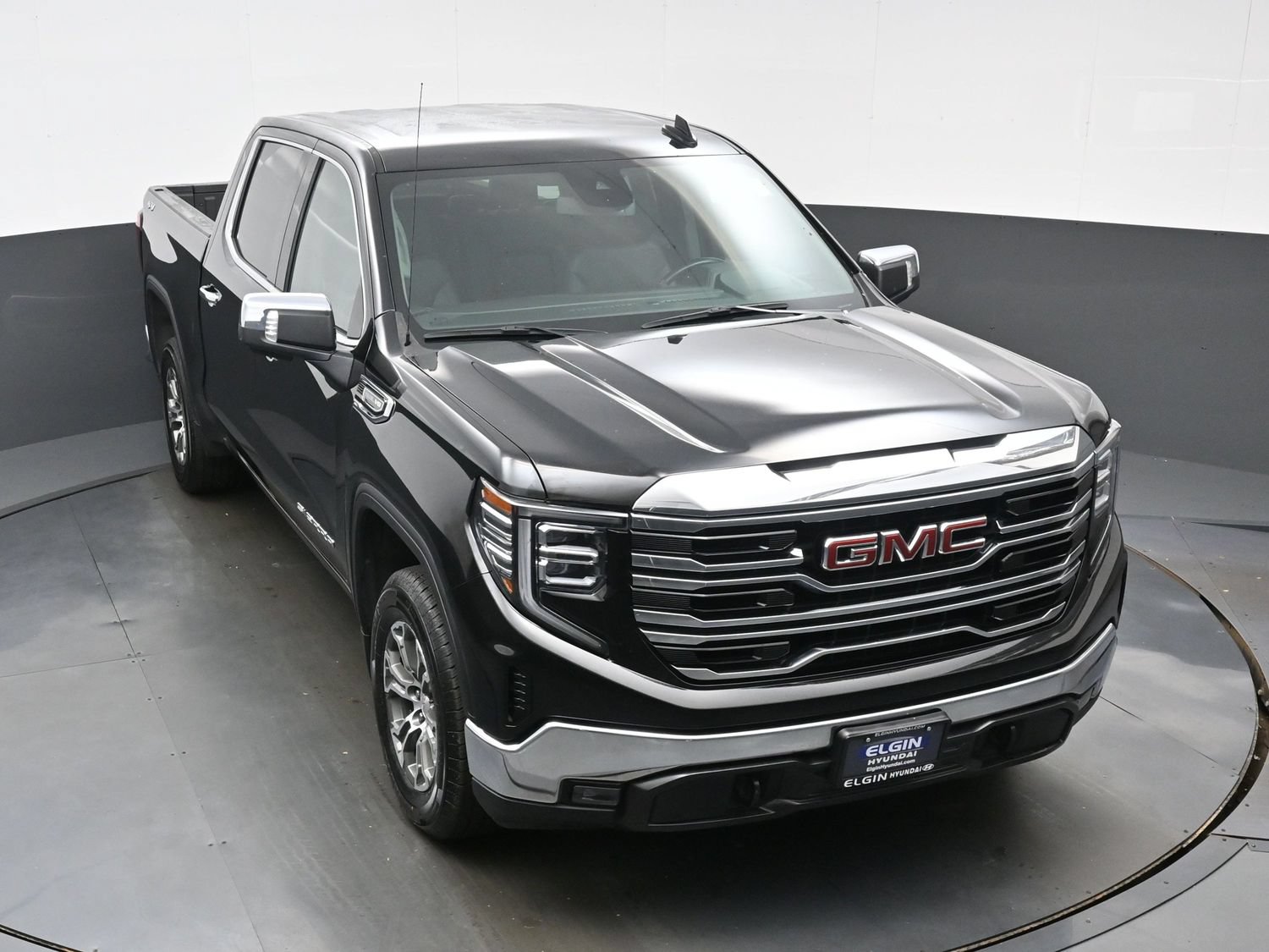 Used 2025 GMC Sierra 1500 SLT AWD/4WD image 39
