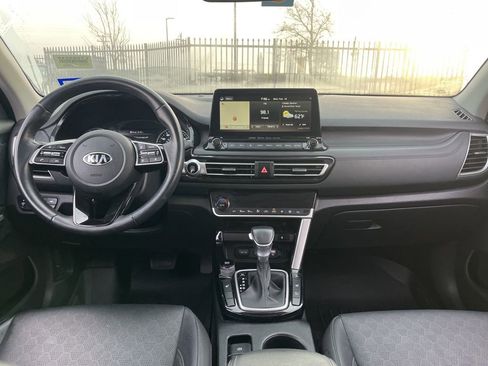Used 2021 Kia Seltos SX w/ SX Sunroof Package image 17