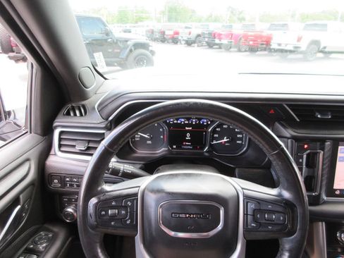 Used 2021 GMC Yukon Denali w/ Denali Ultimate Package AWD/4WD image 41