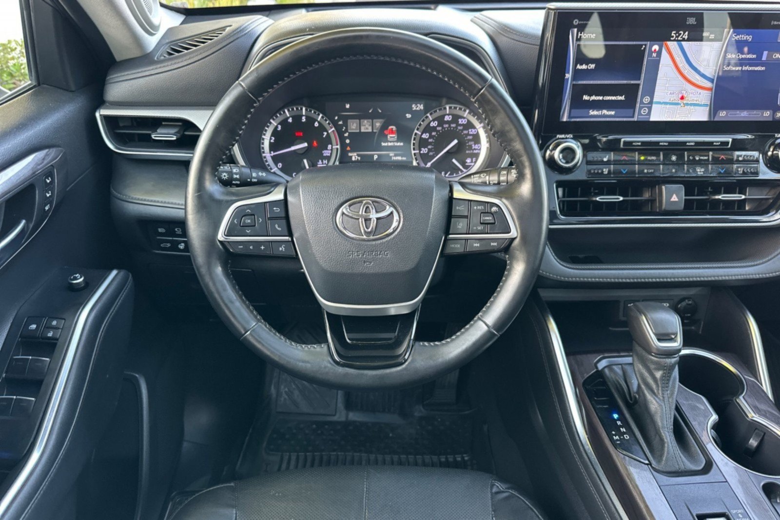 Certified 2022 Toyota Highlander Platinum FWD image 13