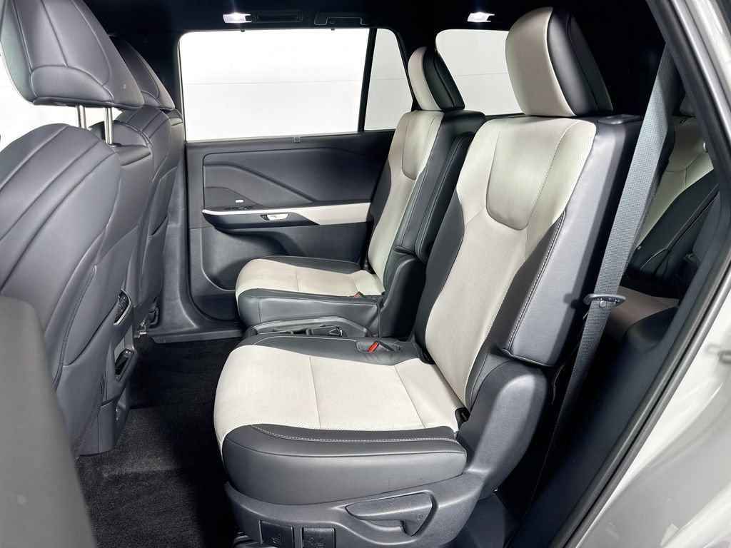 Used 2025 Lexus TX 500h AWD w/ Technology Package image 30