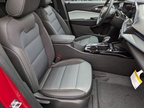 New 2026 Chevrolet Trax LT w/ Sunroof Package image 26