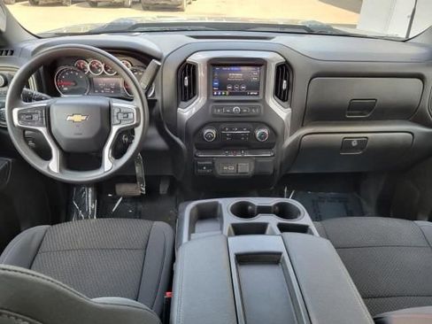 Used 2022 Chevrolet Silverado 2500 Custom w/ Custom Value Package AWD/4WD image 16