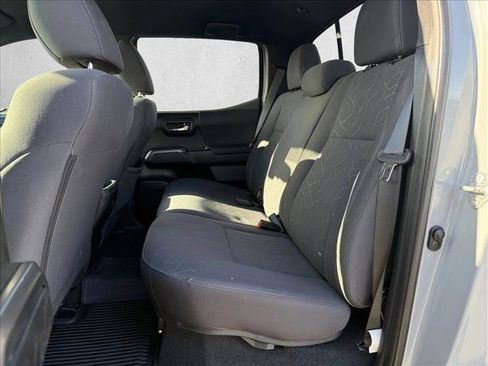 Used 2019 Toyota Tacoma TRD Off-Road w/ Technology Package image 11