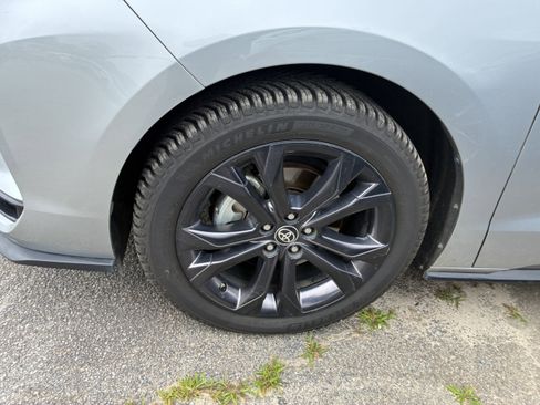Used 2022 Toyota Sienna XSE FWD image 5