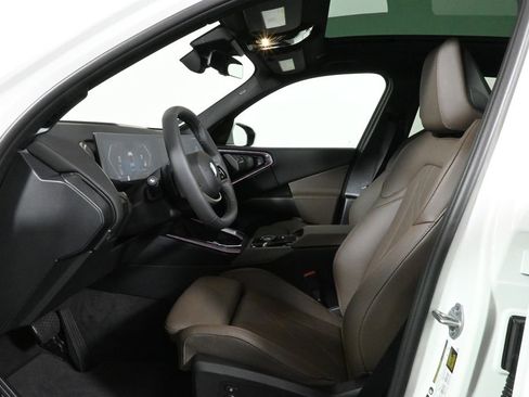 Used 2025 BMW X3 xDrive30i w/ Convenience Package image 3