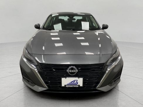 Certified 2025 Nissan Altima 2.5 SV FWD image 9