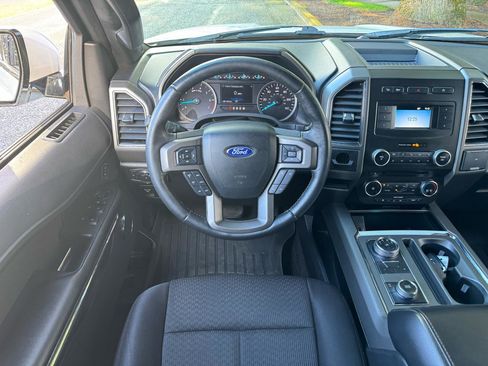 Used 2018 Ford Expedition Max XLT image 18