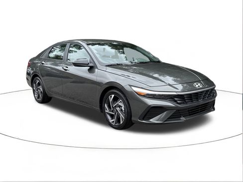 Certified 2025 Hyundai Elantra Sport image 1