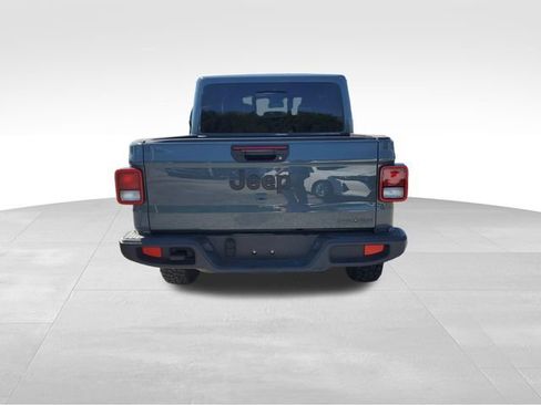 Used 2025 Jeep Gladiator Sport AWD/4WD image 5