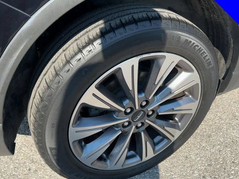 Used 2022 Lincoln Corsair Reserve w/ Equipment Group 201A AWD/4WD image 23