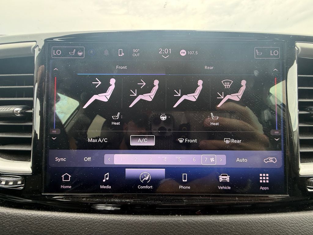 Used 2024 Chrysler Pacifica Touring-L FWD image 28
